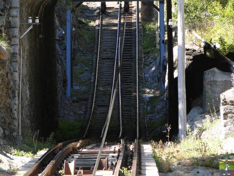 Parc d'Attractions du Châtelard (2 funiculaires et 1 petit train panoramique) (VS, Suisse) (11-09-2010) Chatelard_Chateau_d_eau_018