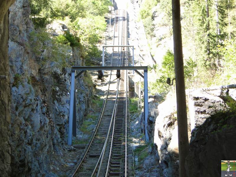 Parc d'Attractions du Châtelard (2 funiculaires et 1 petit train panoramique) (VS, Suisse) (11-09-2010) Chatelard_Chateau_d_eau_019