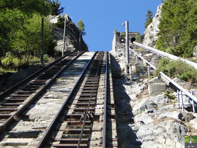 Parc d'Attractions du Châtelard (2 funiculaires et 1 petit train panoramique) (VS, Suisse) (11-09-2010) Chatelard_Chateau_d_eau_021