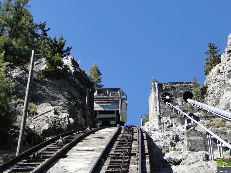Parc d'Attractions du Châtelard (2 funiculaires et 1 petit train panoramique) (VS, Suisse) (11-09-2010) Chatelard_Chateau_d_eau_022