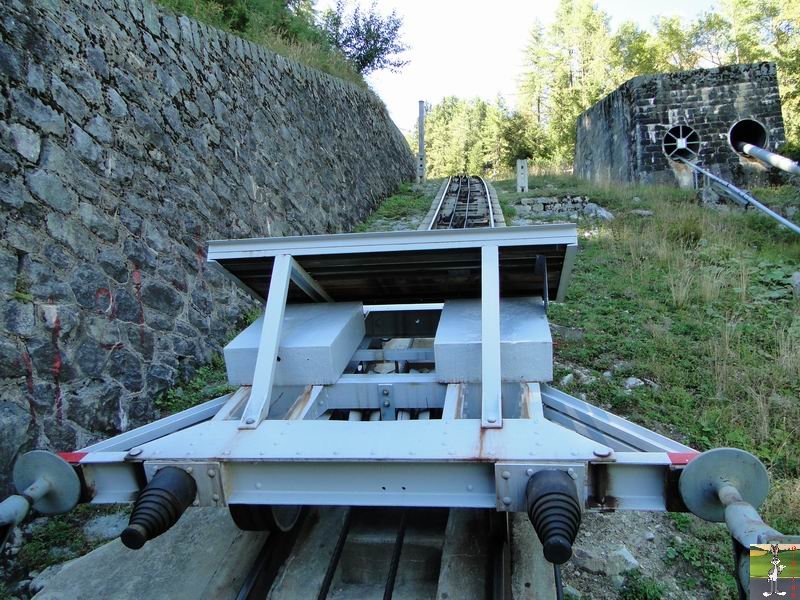 Parc d'Attractions du Châtelard (2 funiculaires et 1 petit train panoramique) (VS, Suisse) (11-09-2010) Chatelard_Chateau_d_eau_027