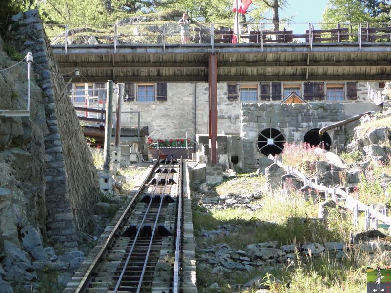 Parc d'Attractions du Châtelard (2 funiculaires et 1 petit train panoramique) (VS, Suisse) (11-09-2010) Chatelard_Chateau_d_eau_029