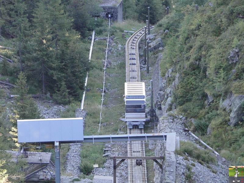 Parc d'Attractions du Châtelard (2 funiculaires et 1 petit train panoramique) (VS, Suisse) (11-09-2010) Chatelard_Chateau_d_eau_034