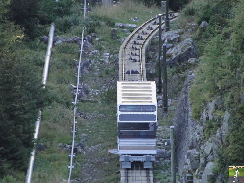 Parc d'Attractions du Châtelard (2 funiculaires et 1 petit train panoramique) (VS, Suisse) (11-09-2010) Chatelard_Chateau_d_eau_035