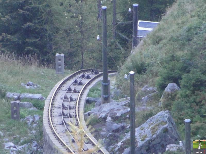 Parc d'Attractions du Châtelard (2 funiculaires et 1 petit train panoramique) (VS, Suisse) (11-09-2010) Chatelard_Chateau_d_eau_036