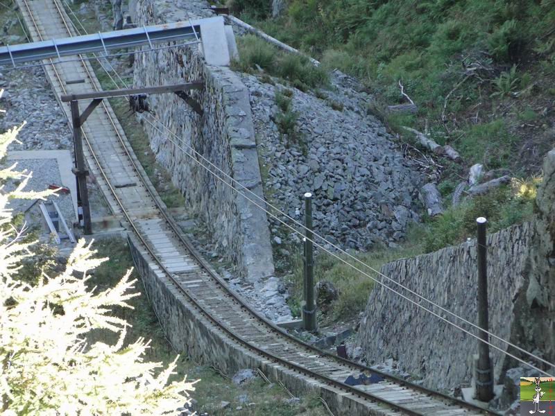 Parc d'Attractions du Châtelard (2 funiculaires et 1 petit train panoramique) (VS, Suisse) (11-09-2010) Chatelard_Chateau_d_eau_037