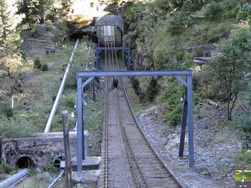 Parc d'Attractions du Châtelard (2 funiculaires et 1 petit train panoramique) (VS, Suisse) (11-09-2010) Chatelard_Chateau_d_eau_041