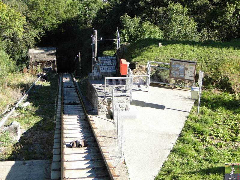 Parc d'Attractions du Châtelard (2 funiculaires et 1 petit train panoramique) (VS, Suisse) (11-09-2010) Chatelard_Chateau_d_eau_043