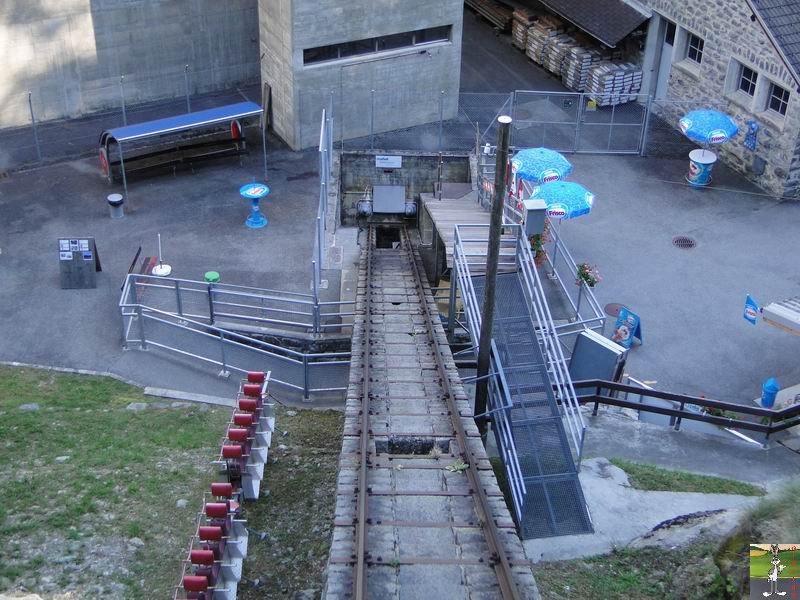 Parc d'Attractions du Châtelard (2 funiculaires et 1 petit train panoramique) (VS, Suisse) (11-09-2010) Chatelard_Chateau_d_eau_049