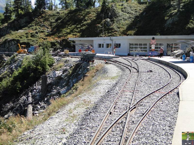 Parc d'Attractions du Châtelard (2 funiculaires et 1 petit train panoramique) (VS, Suisse) (11-09-2010) Chateau_d_eau_barrage_Emosson_003