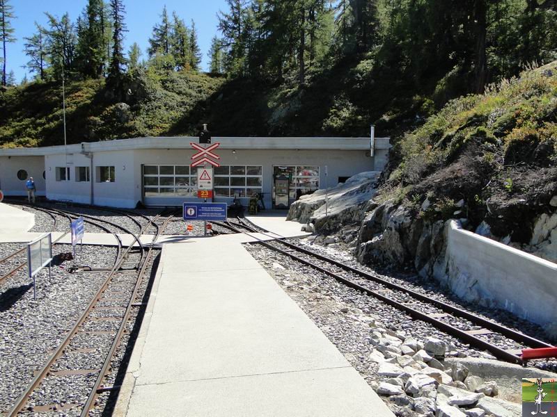 Parc d'Attractions du Châtelard (2 funiculaires et 1 petit train panoramique) (VS, Suisse) (11-09-2010) Chateau_d_eau_barrage_Emosson_004