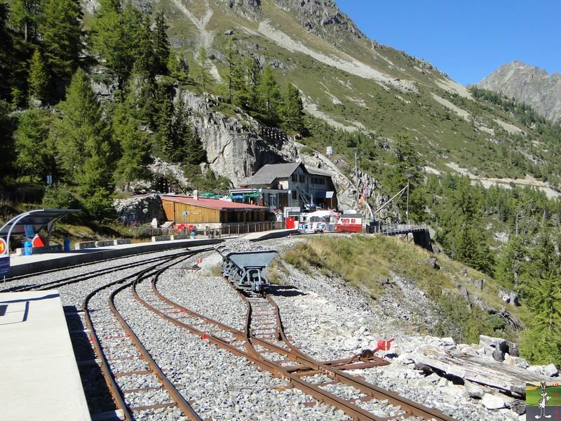 Parc d'Attractions du Châtelard (2 funiculaires et 1 petit train panoramique) (VS, Suisse) (11-09-2010) Chateau_d_eau_barrage_Emosson_010