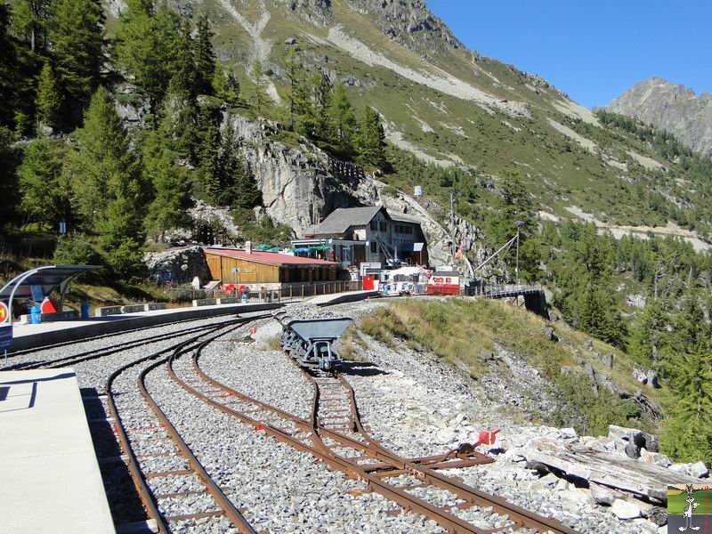 Parc d'Attractions du Châtelard (2 funiculaires et 1 petit train panoramique) (VS, Suisse) (11-09-2010) Chateau_d_eau_barrage_Emosson_010