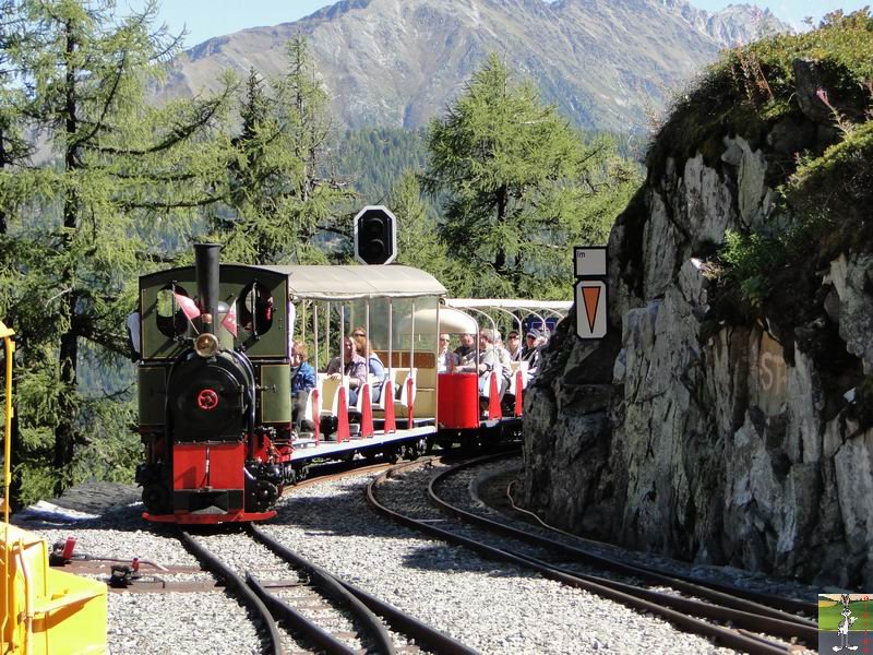 Petit Train panoramique du Châtelard (VS, Suisse) (11-09-2010)  Chateau_d_eau_barrage_Emosson_014