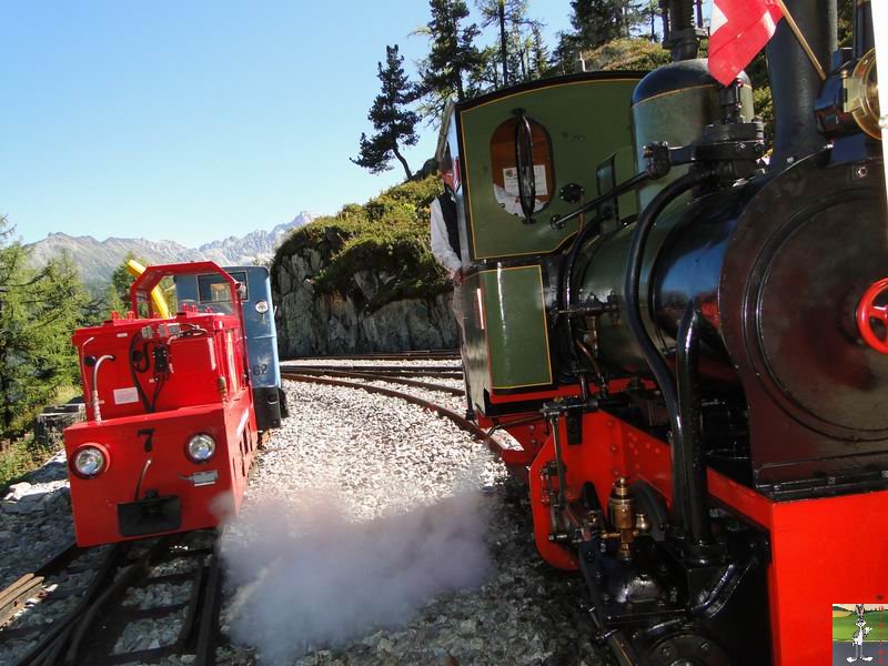 Petit Train panoramique du Châtelard (VS, Suisse) (11-09-2010)  Chateau_d_eau_barrage_Emosson_017