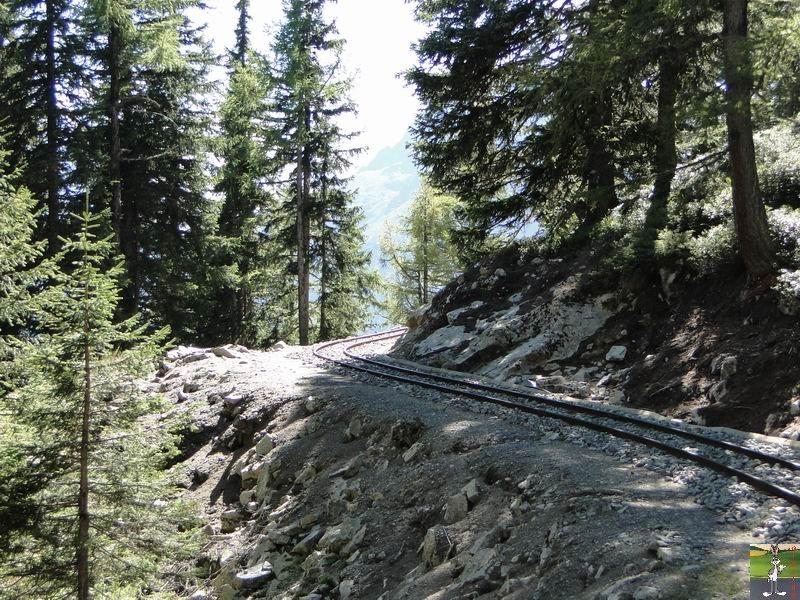 Petit Train panoramique du Châtelard (VS, Suisse) (11-09-2010)  Chateau_d_eau_barrage_Emosson_020