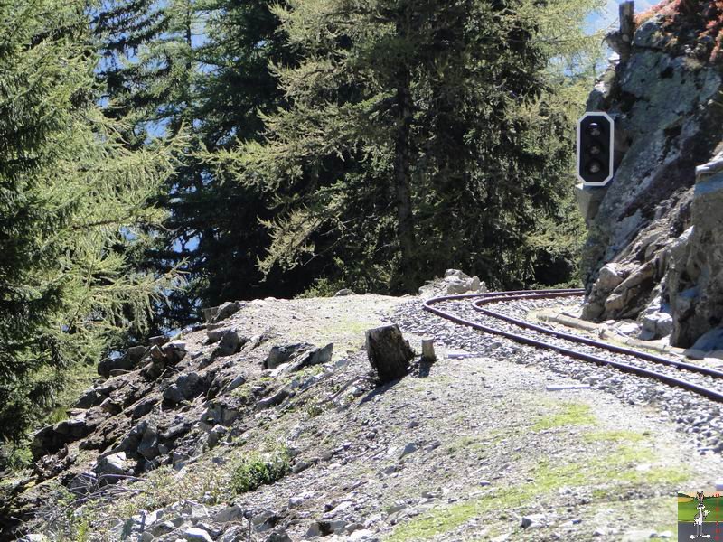 Petit Train panoramique du Châtelard (VS, Suisse) (11-09-2010)  Chateau_d_eau_barrage_Emosson_022