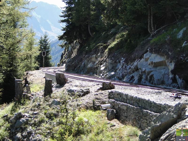 Petit Train panoramique du Châtelard (VS, Suisse) (11-09-2010)  Chateau_d_eau_barrage_Emosson_023