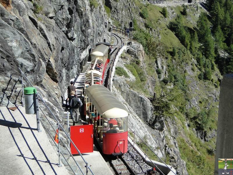 Parc d'Attractions du Châtelard (2 funiculaires et 1 petit train panoramique) (VS, Suisse) (11-09-2010) Chateau_d_eau_barrage_Emosson_029