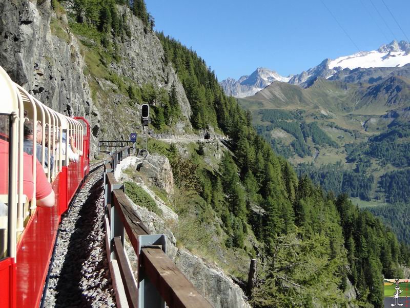 Parc d'Attractions du Châtelard (2 funiculaires et 1 petit train panoramique) (VS, Suisse) (11-09-2010) Chateau_d_eau_barrage_Emosson_030