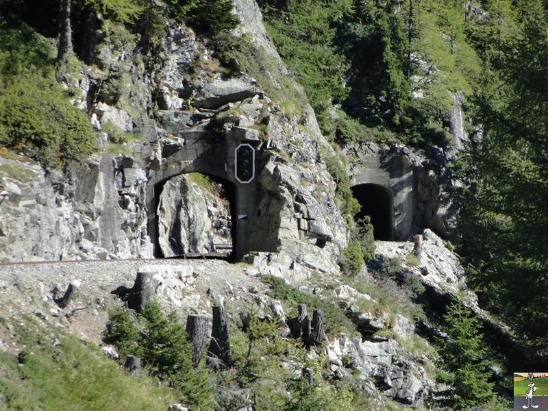 Petit Train panoramique du Châtelard (VS, Suisse) (11-09-2010)  Chateau_d_eau_barrage_Emosson_032