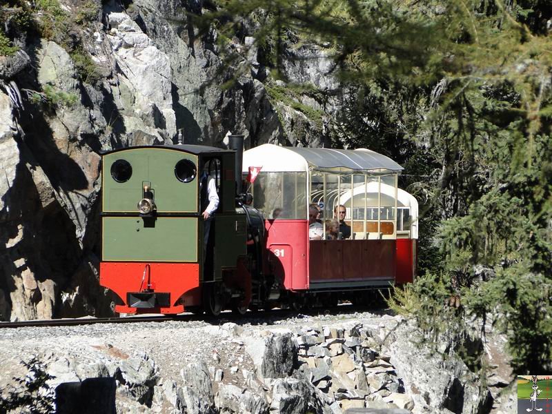 Parc d'Attractions du Châtelard (2 funiculaires et 1 petit train panoramique) (VS, Suisse) (11-09-2010) Chateau_d_eau_barrage_Emosson_033