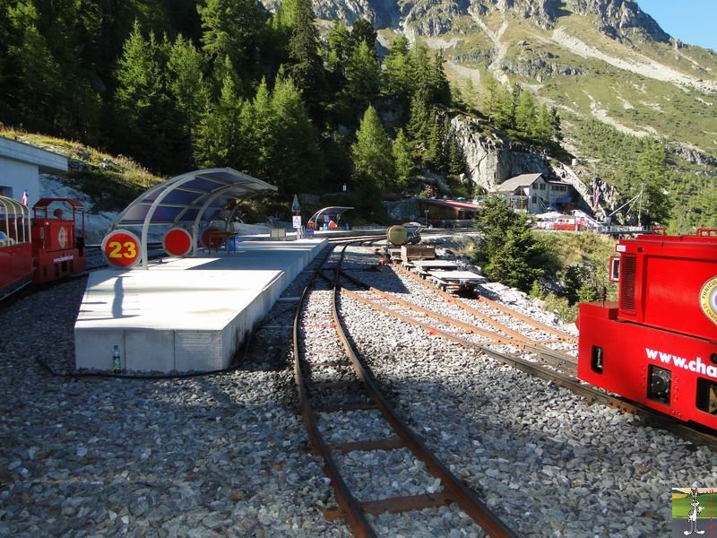 Parc d'Attractions du Châtelard (2 funiculaires et 1 petit train panoramique) (VS, Suisse) (11-09-2010) Chateau_d_eau_barrage_Emosson_037