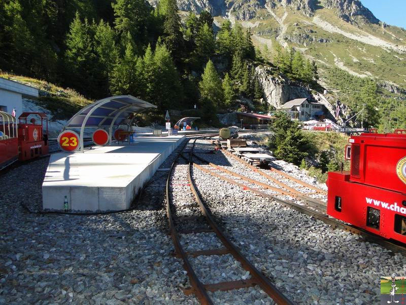 Petit Train panoramique du Châtelard (VS, Suisse) (11-09-2010)  Chateau_d_eau_barrage_Emosson_037