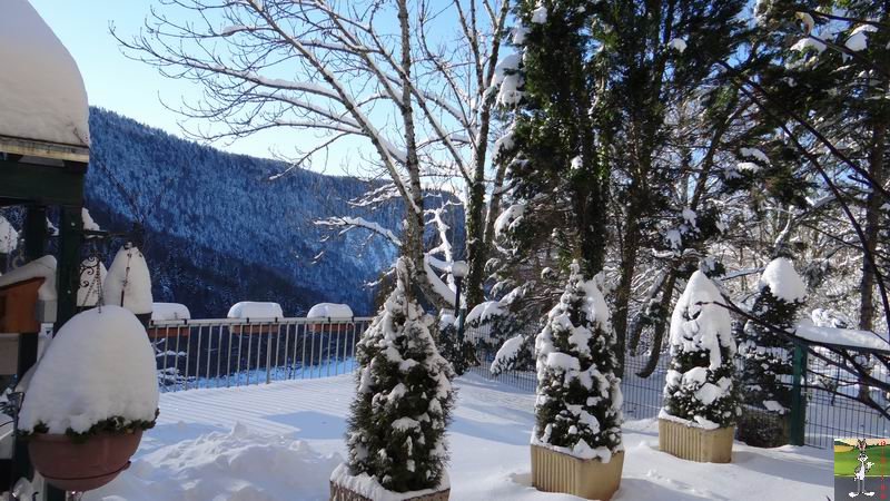 Les 4 Saisons de "Mon Jura" - Page 6 2014-12-29_neige_soleil_12
