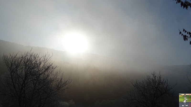 Les 4 Saisons de "Mon Jura" - Page 15 2018-12-15_soleil_brouillard_froid_01