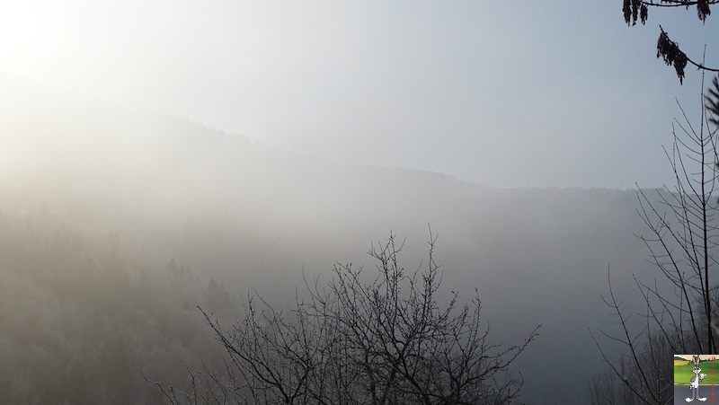 Les 4 Saisons de "Mon Jura" - Page 15 2018-12-15_soleil_brouillard_froid_03